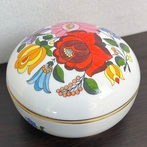 Kalocsa Hungary Hand Painted Porcelain Floral Trinket Box Gold‎ Trim 0139